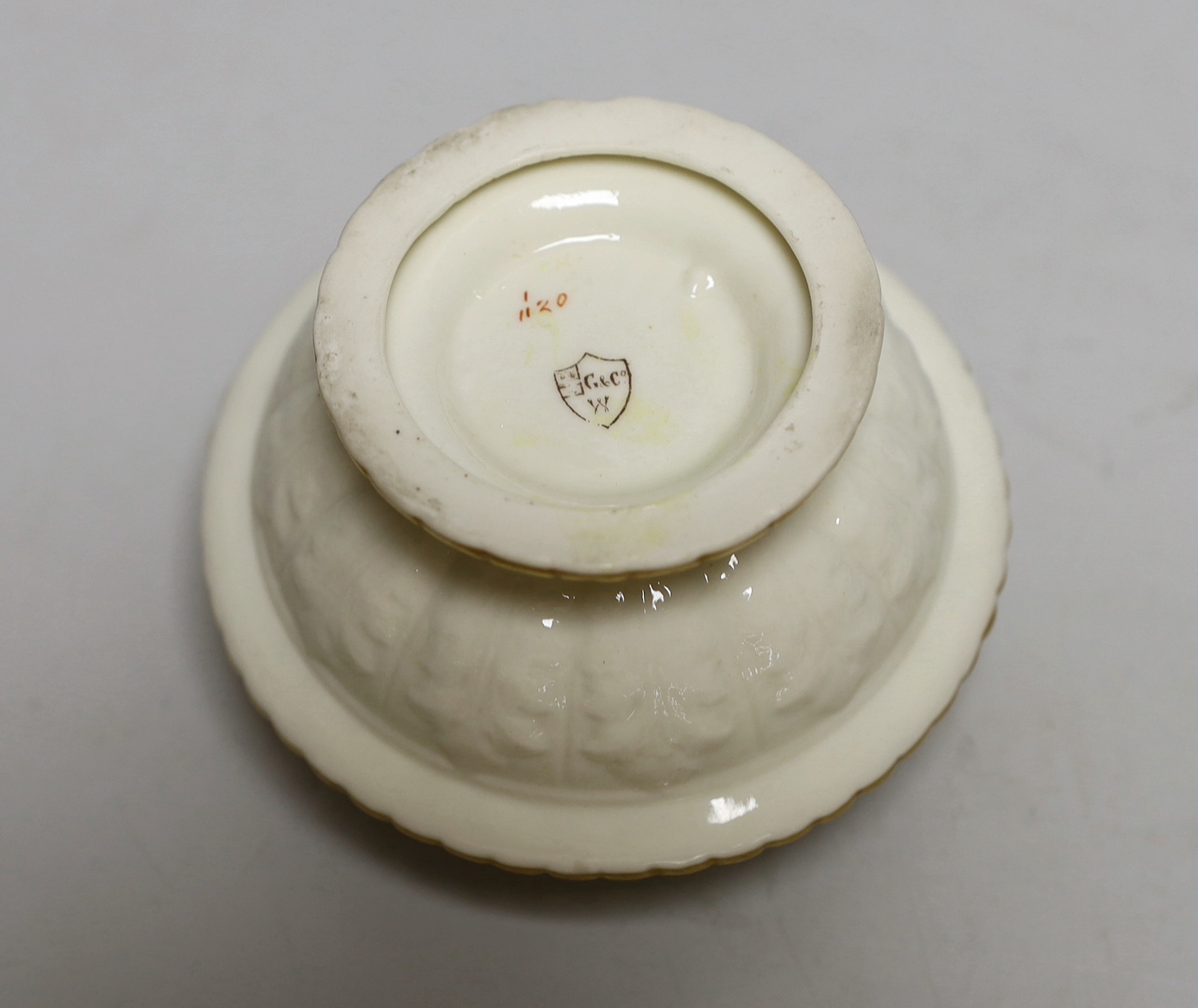 A Graingers Worcester pot pourri, 6cm tall